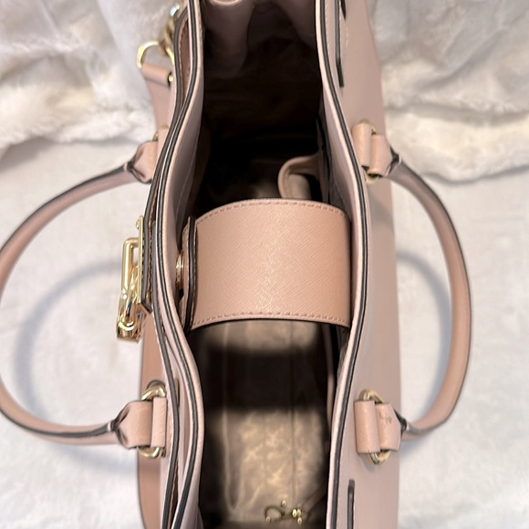 Micheal Kors Hamilton Large Saffiano tote - color in Ballet w/ gold hardware - Picture 8 of 14